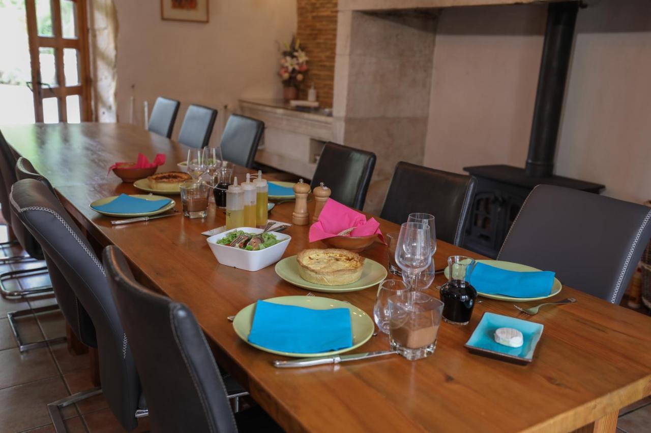 Au Pays De Jacquou : Chambre D'Hotes Et Table D'Hotes Fossemagne Exterior foto