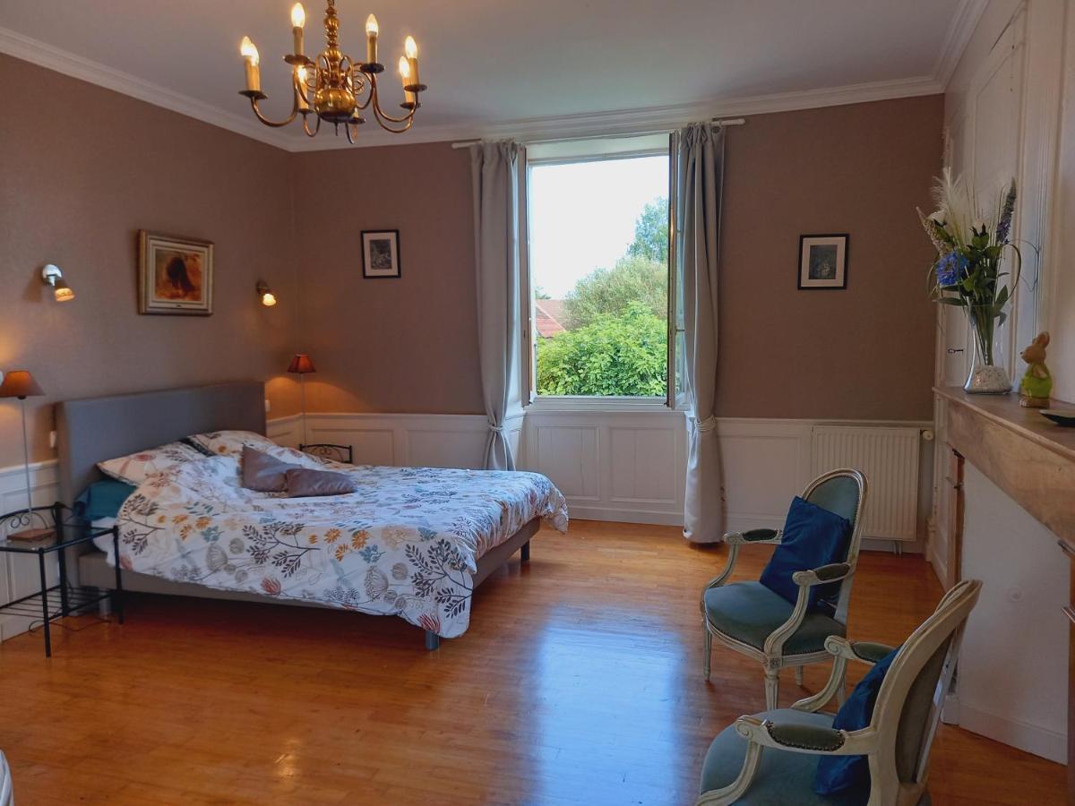 Au Pays De Jacquou : Chambre D'Hotes Et Table D'Hotes Fossemagne Exterior foto